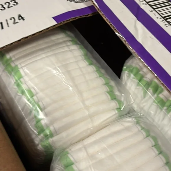 2t Huggies pull ups - Picture 1 of 3